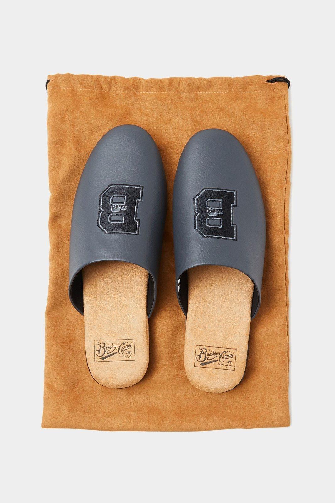 Brooklyn slide hotsell slippers